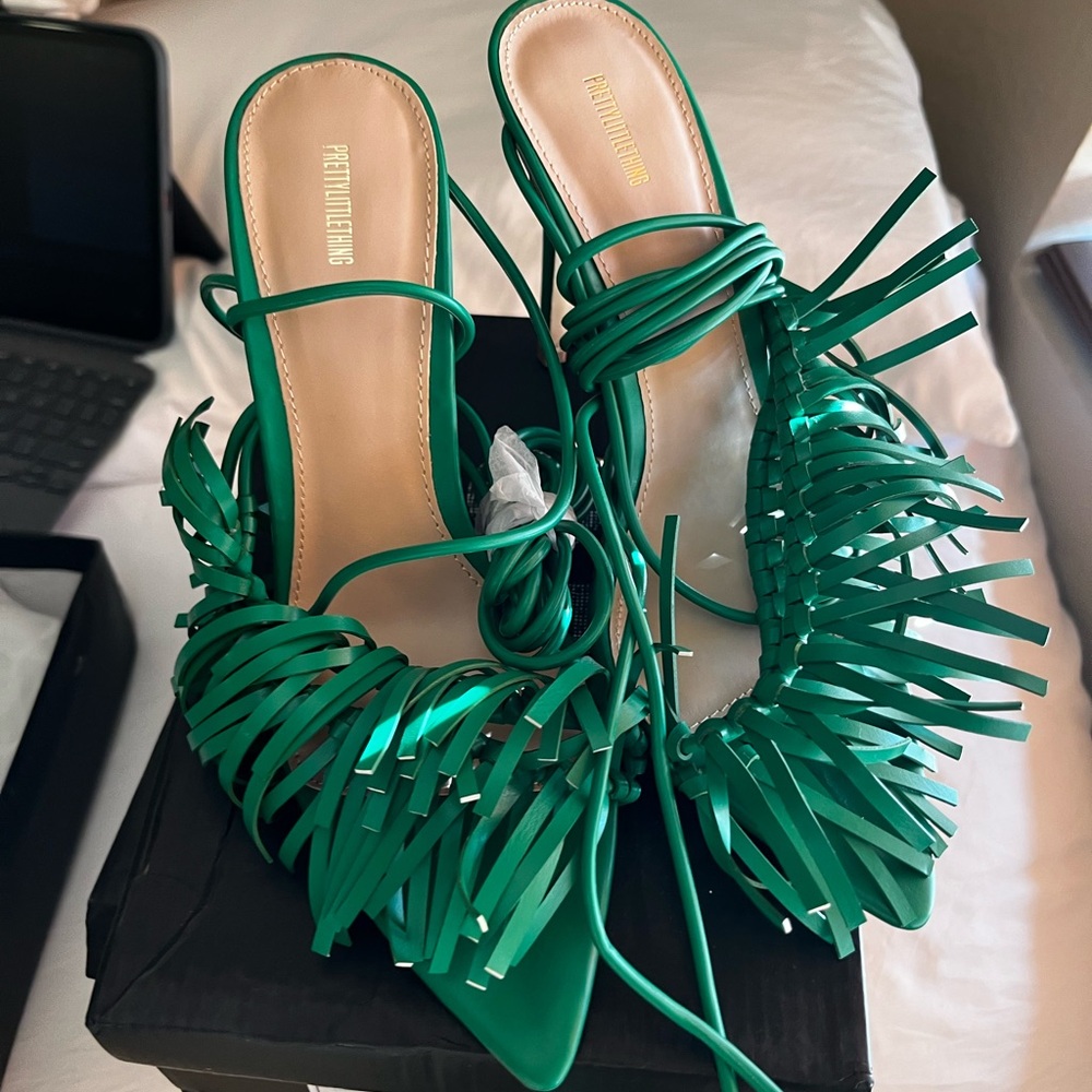 PrettyLittleThing Emerald Fringe Heels - Picture 3 of 3